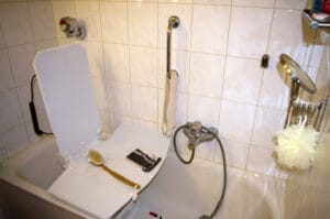 Badewannen-Aufzug für behinderte Personen